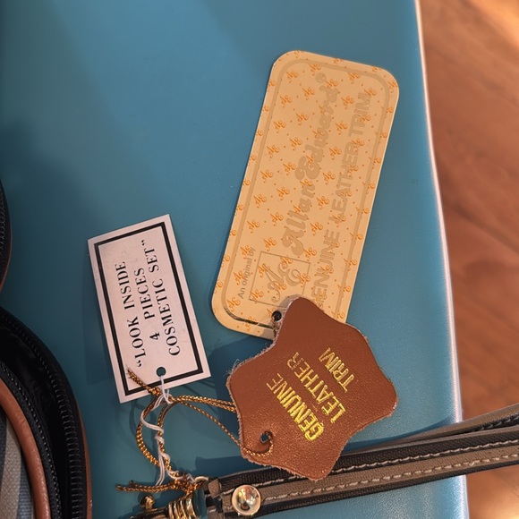 4 piece cosmetic cases - Picture 7 of 7